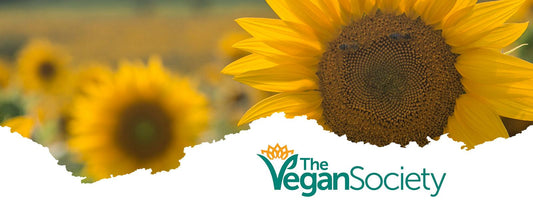 Kosmetiikkatuotteemme ovat Vegan Societyn sertifioimia