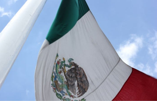 Meksikon lippu heiluu